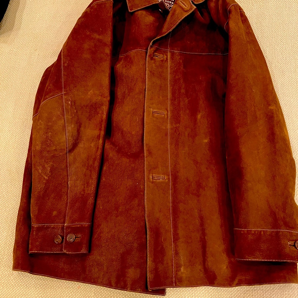 Excellent condition leather jacket. For casual wear, while walking or driving